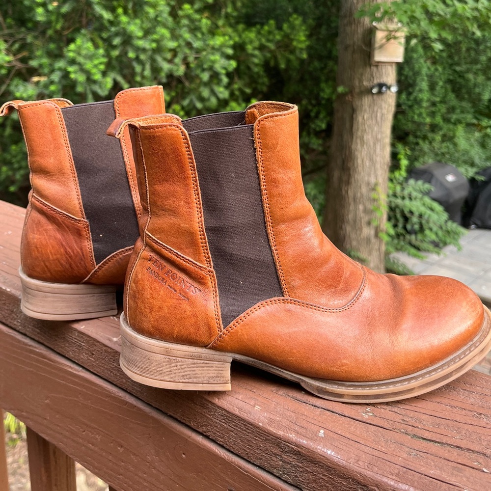Ten Points Swedish Brown Leather Chelsea Boots